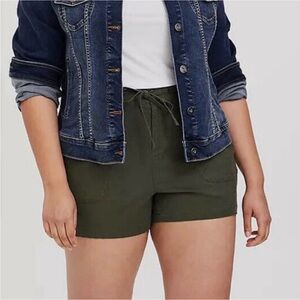 NWT Torrid Shorts Womens 20 Green Linen Blend Pull On Tie Front Stretch Chino